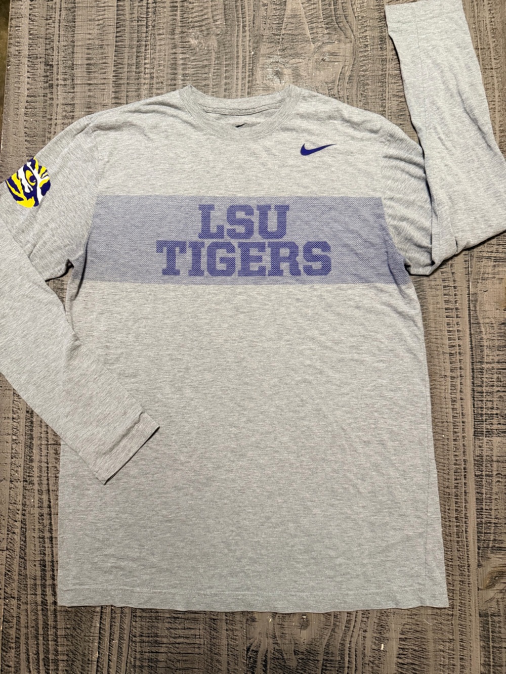 Nike Women’s Light Gray LSU Tigers Crewneck Long Sleeve with Purple Logo